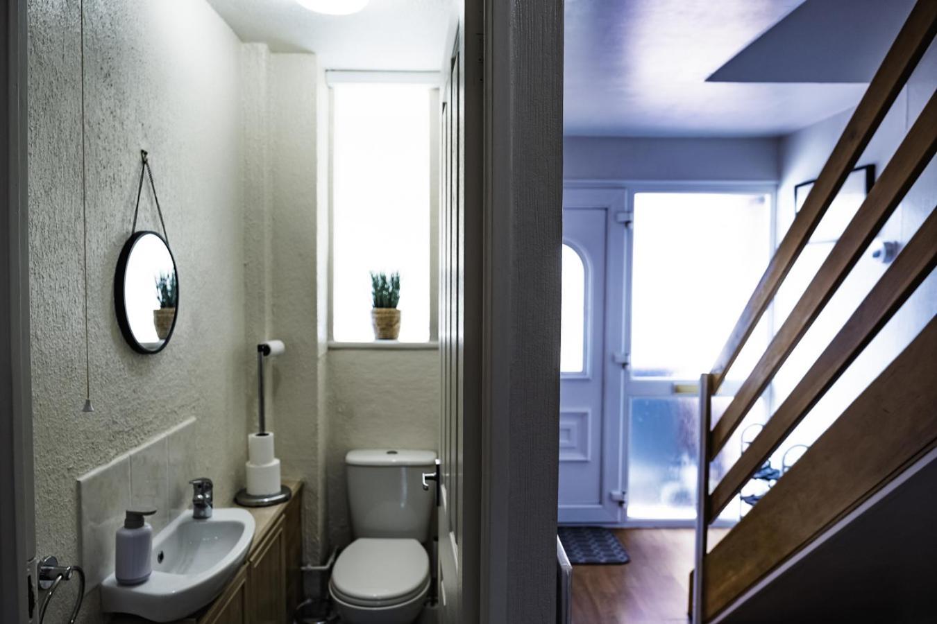 Сasa de vacaciones Spacious White House With Parking, Garden, Wi-fi